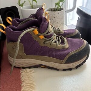 Teva Women's Purple and Olive Athletic Shoes Sz 9